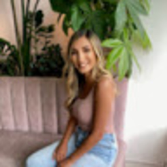 Meet your Posher, Mandy - Picture 1 of 1